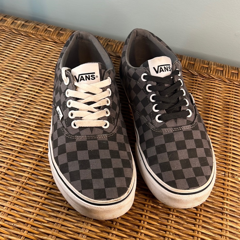 Vans - Picture 2 of 4
